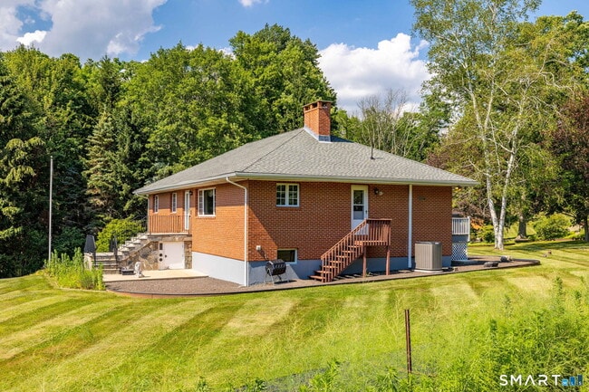 Building Photo - 428 Maple St