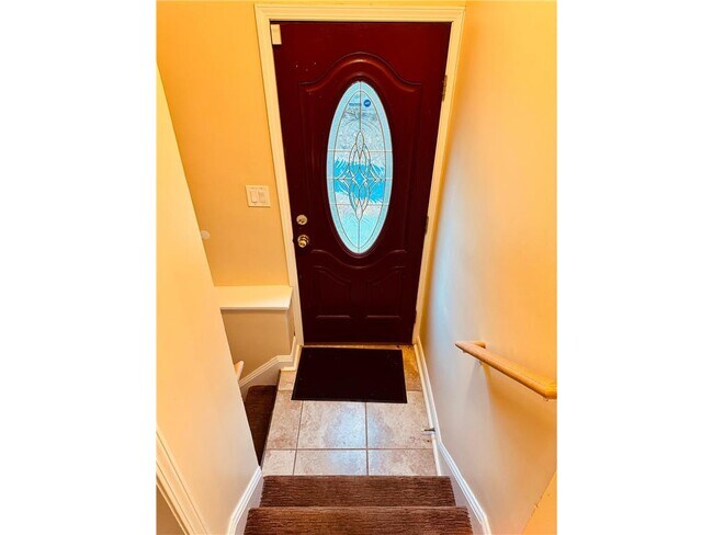 Building Photo - 115 E 58th St