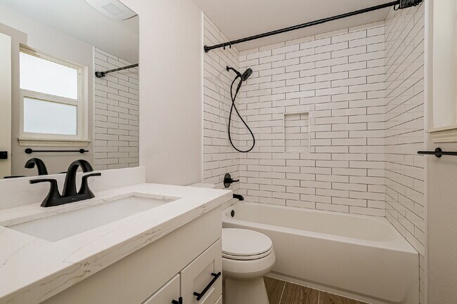 Building Photo - **Fully Remodeled 3+ Bedroom Home with Large Wraparound Deck – $500 OFF FIRST MONTHS RENT BEFORE ...
