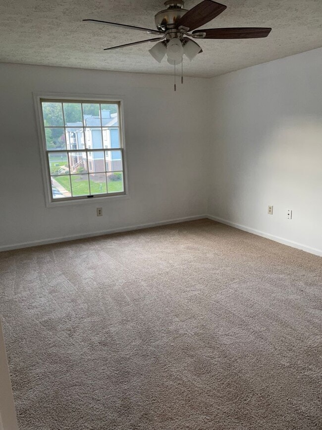Building Photo - ABINGDON - LAURAL WOODS CONDO