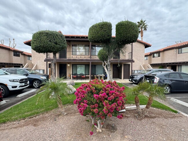 Building Photo - 2 BR Furnished Condo on the Colorado River with Utilities included