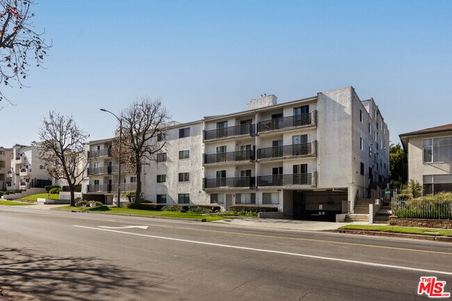 Building Photo - 1515 S Beverly Dr