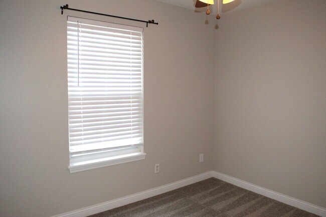 Building Photo - 607 Winterway Dr.