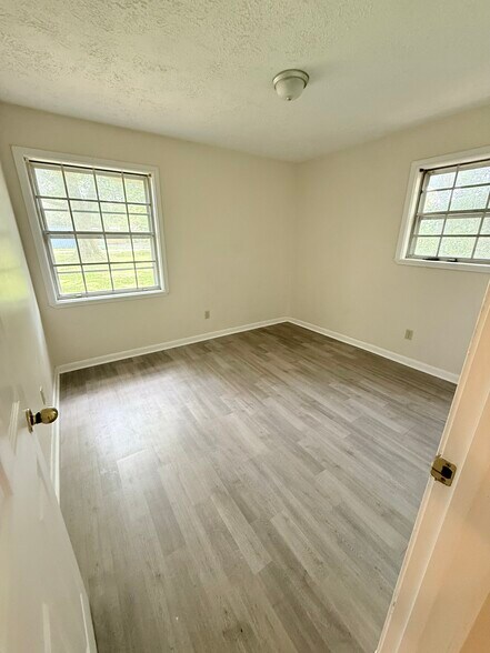 Building Photo - 7700 Elder Ferry Rd