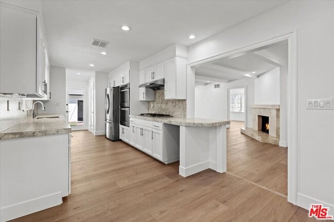 Building Photo - 12423 Martha St