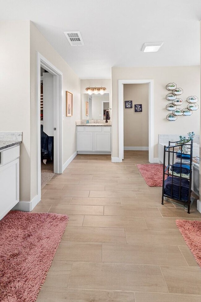 Building Photo - Fully Furnished