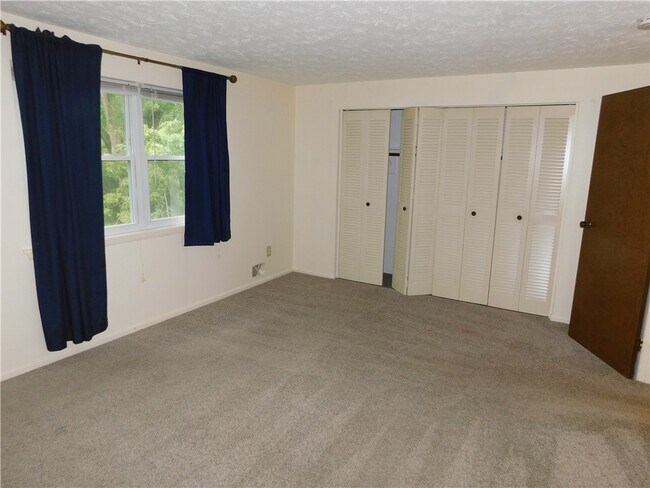 Building Photo - 25 Havenwood