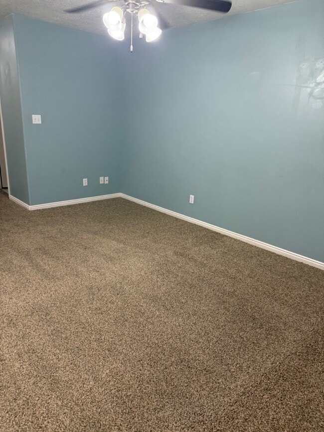 Building Photo - 10542 Sage Flats Way