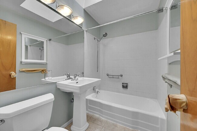 Building Photo - $3,095.00 - HALF OFF First Months' Rent - 3 Bedrooms, 2 Bathrooms Single Family Home in Arvada wi...