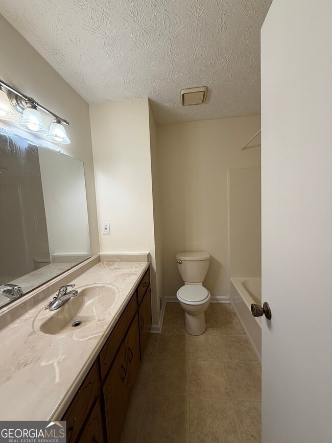 Building Photo - 734 Marthas Dr