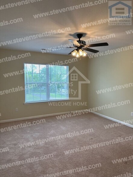 Building Photo - 1207 Holly Ave