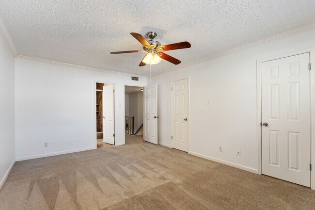 Building Photo - 13228 Trail Hollow Dr