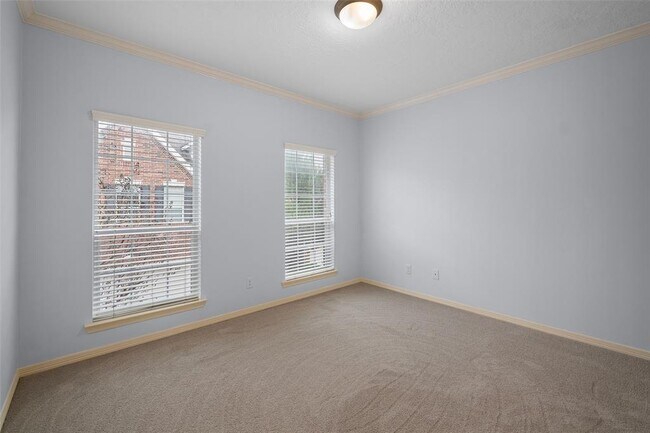 Building Photo - 1518 Olive Park