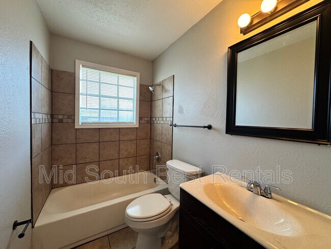 Building Photo - 1122 Semmes St