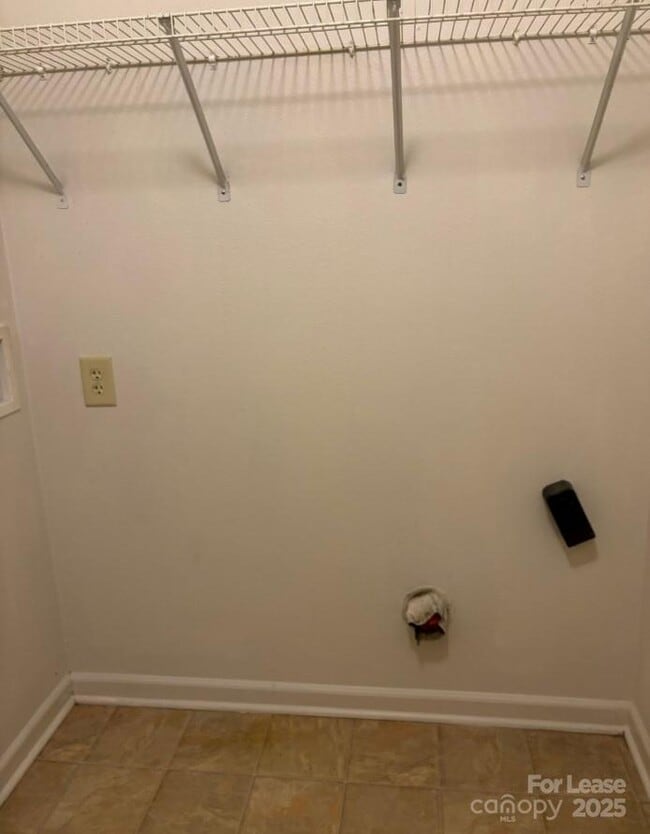 Building Photo - 1124 New Day Ct