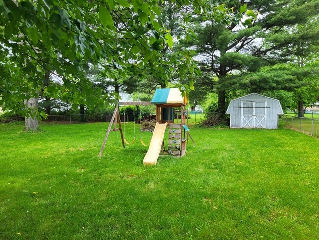 Building Photo - 1852 Churchill Downs Rd