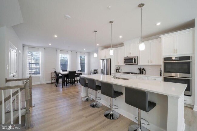 Building Photo - 10864 Foxtrot Cir