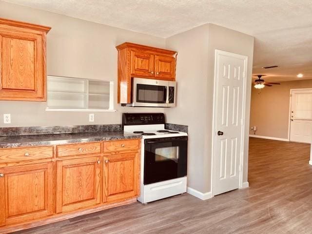 Building Photo - 204 Honey Bee Dr