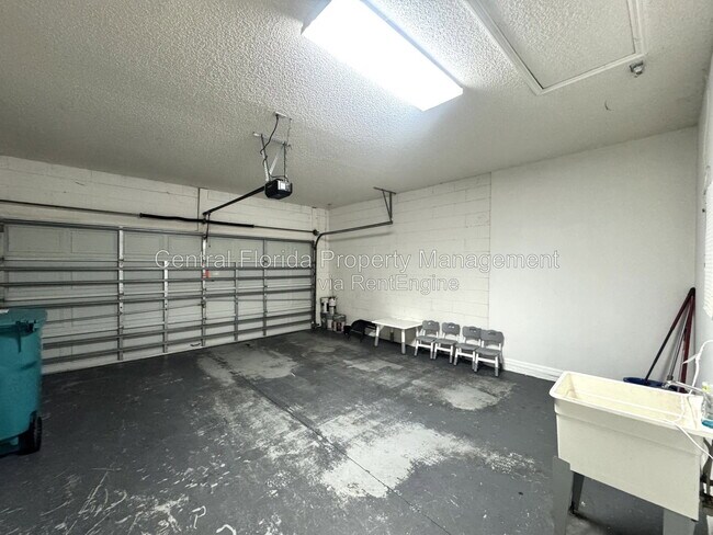 Building Photo - 5716 Port Concorde Ln
