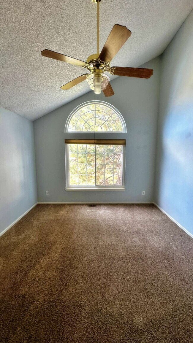 Building Photo - Quiet End Unit 3 Bed 2 Bath Townhome in Cherry Creek Schools Close to Cherry Creek Reservoir!! 2 ...