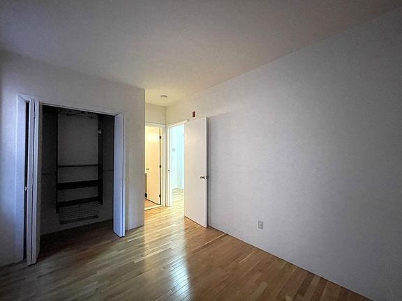 Building Photo - "Spacious 2-Bed, 2-Bath Gem with Hardwood ...