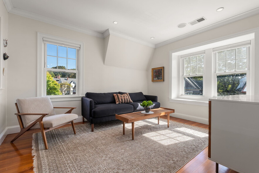 Building Photo - 22 S Walter St