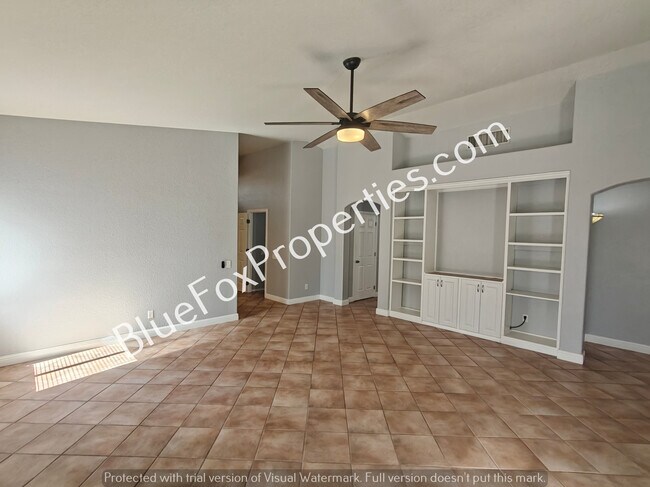 Building Photo - 9048 N Palm Brook Dr