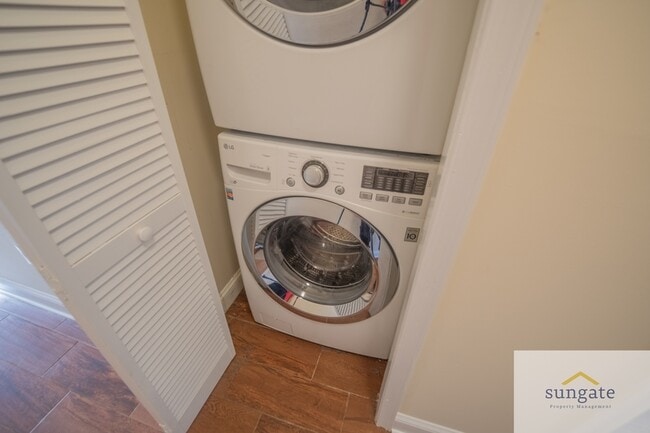 Building Photo - 4032 Falls Rd