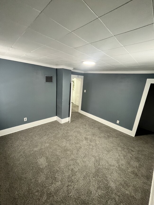 Building Photo - 190 Davenport St