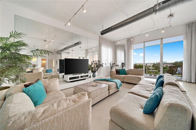 Building Photo - 2001 S Biscayne Blvd