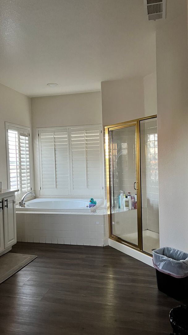 Building Photo - Stunning Fully Remodeled Luxury Home in Peccole Ranch