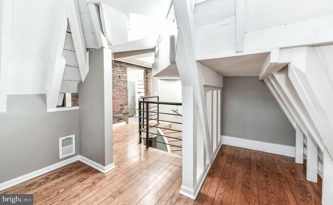 Building Photo - 2024 N St NW