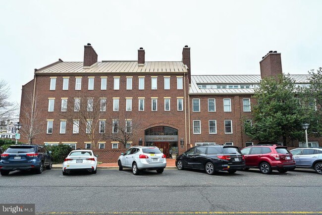 Building Photo - 801 S Pitt St