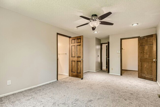 Building Photo - 13245 Monroe Way