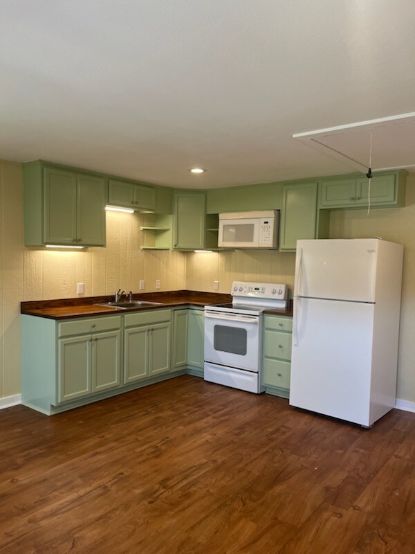 Building Photo - 106 Private Rd 6936