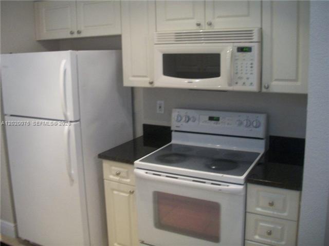 Building Photo - 21000 SW 87th Ave