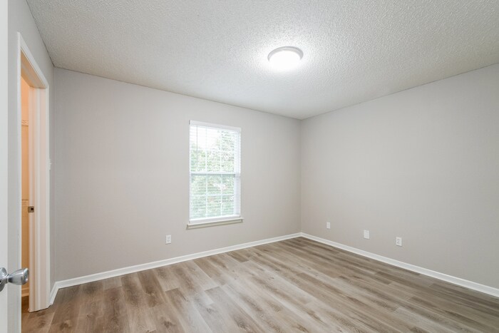 Building Photo - 15322 Beam St