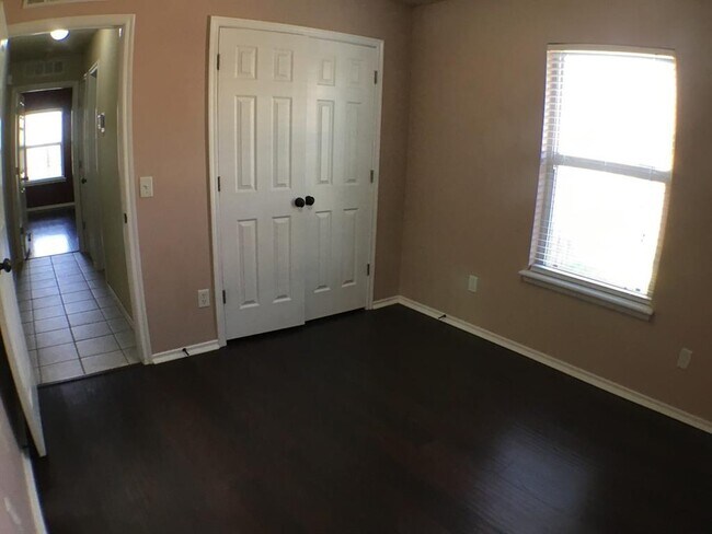 Building Photo - 18001 Montoro Way
