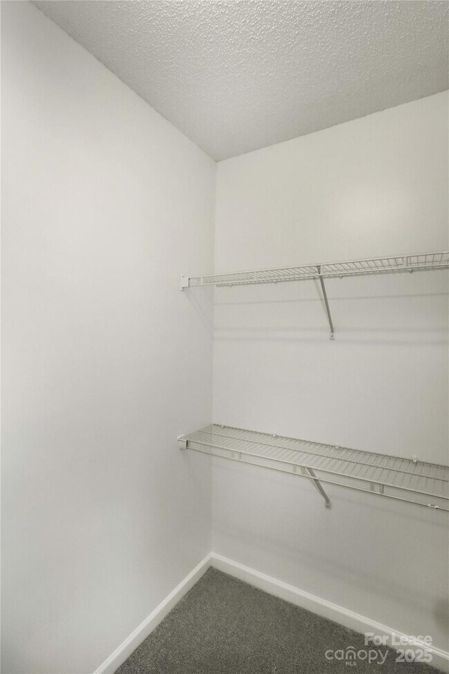 Building Photo - 915 Harbour View Cove NE