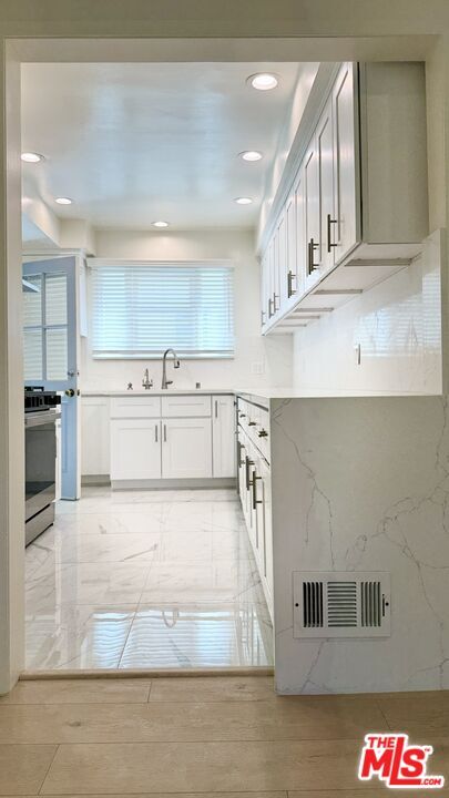 Building Photo - 408 S Spalding Dr