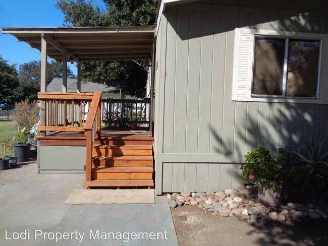 Building Photo - 2 br, 1 bath House - 8441 W Stockton St