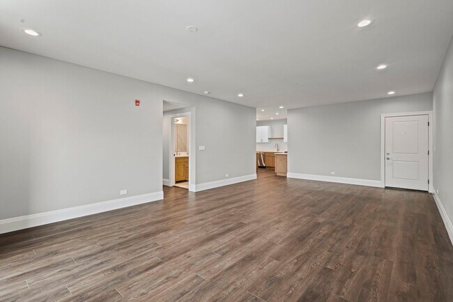 Building Photo - 1036 Lake St