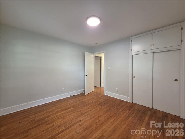 Building Photo - 4426 Holbrook Dr