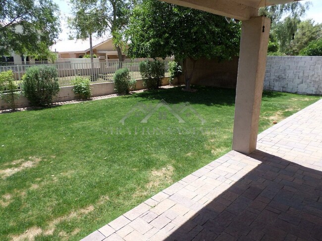 Building Photo - 1641 W Orchid Ln