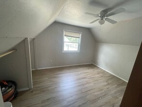 Building Photo - 2 Bed 1 Bath Single Family Home