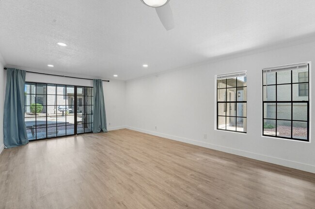 Building Photo - Stunning 2-bedroom, 2-bathroom home in the...