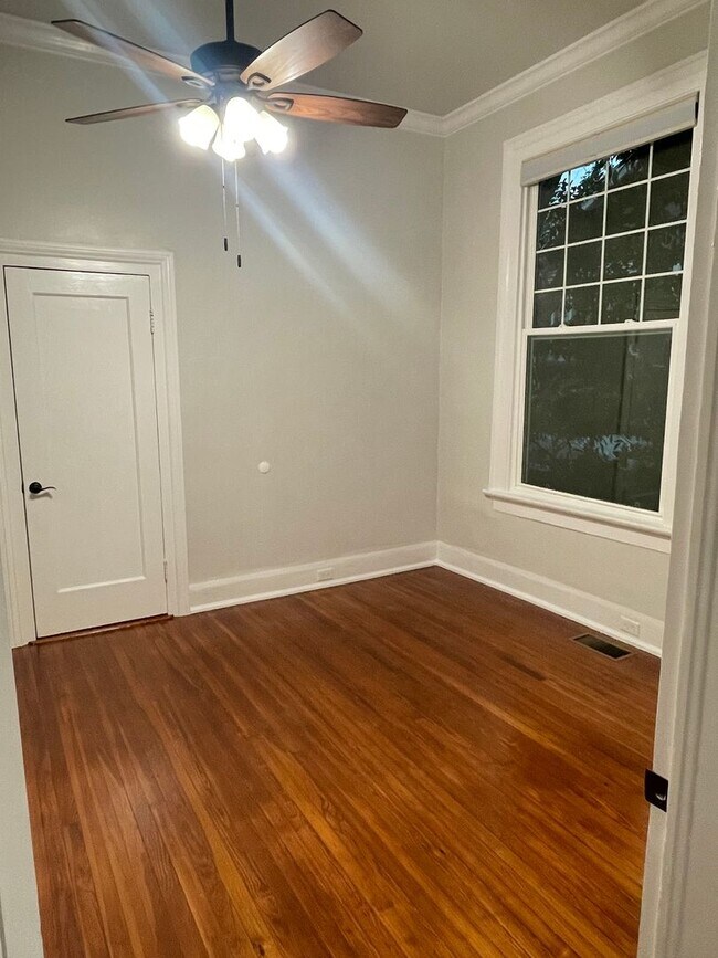 Building Photo - Gorgeous 3BD/2BA ON Napoleon Ave with Off Street Parking