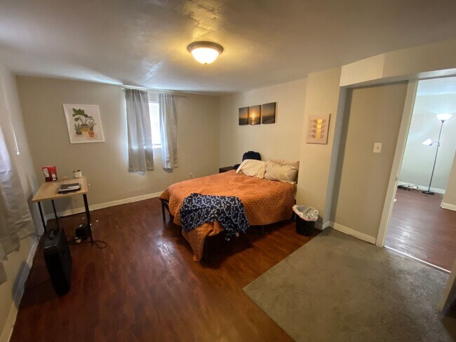 Building Photo - 2362 Airport Dr