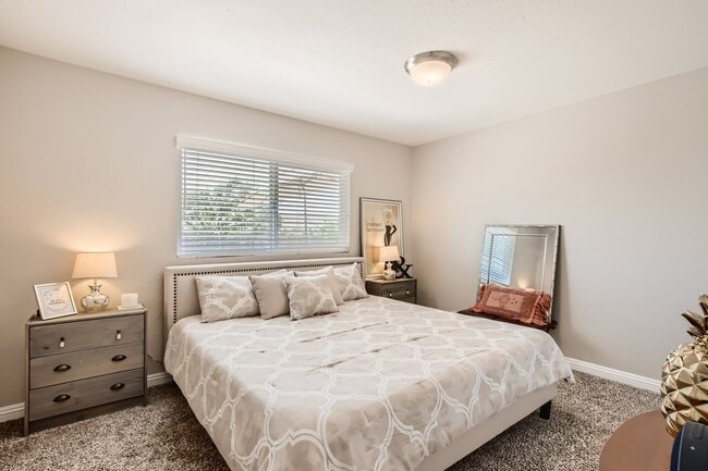 Building Photo - Impressive Oceanside Home For Rent