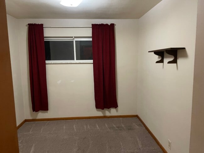 Building Photo - 660 Fairhaven Dr